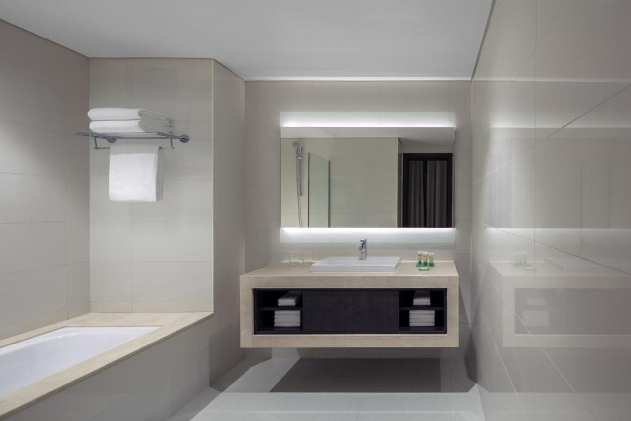 Hyatt Place Dubai Jumeirah Residences Exterior photo